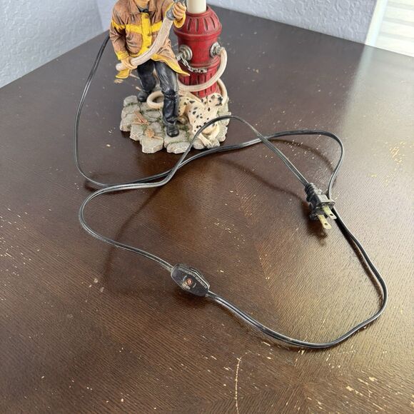 Vintage Fireman Statue Lamp w Hose, Hydrant & Dalmation Light Works - Realistic - Picture 10 of 12